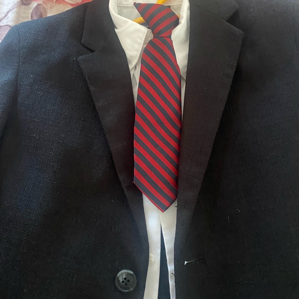 Boy Nautica size 6 suit Black Blazer with Red Striped Tie and pants